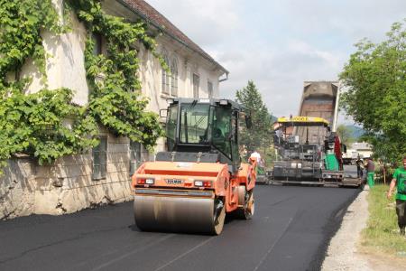Izvedba obnove ceste v Kote v Brezovici pri Borovnici