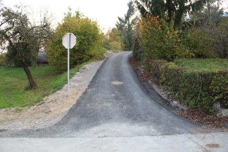 Obnovljena občinska cesta na Dolu pri Borovnici