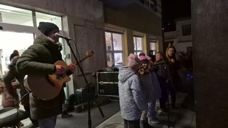 IMG-77cc0b863ca04a4ed9953fe4b470addc-V